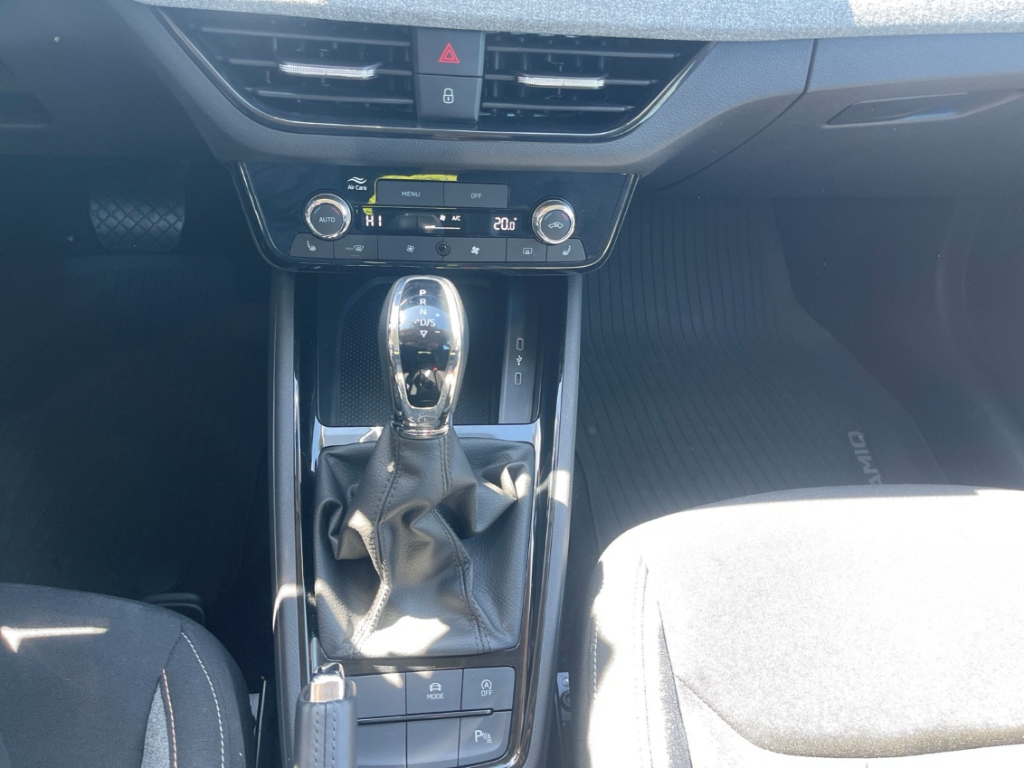 Fahrzeugabbildung SKODA Kamiq Selection 1.0 TSI DSG LED VC SHZ PDC Alu App