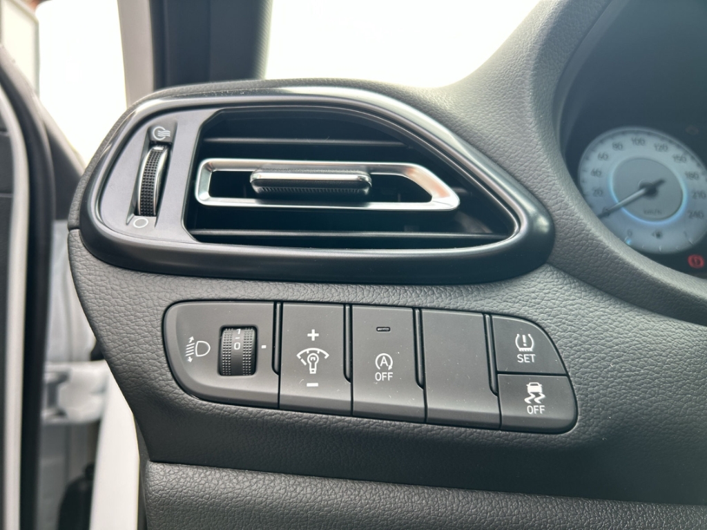 Fahrzeugabbildung Hyundai i30 FL 5-trg MY26 1.6 T-GDi DCT N-Line Panorama Navi Digitales Cockpit LED Apple