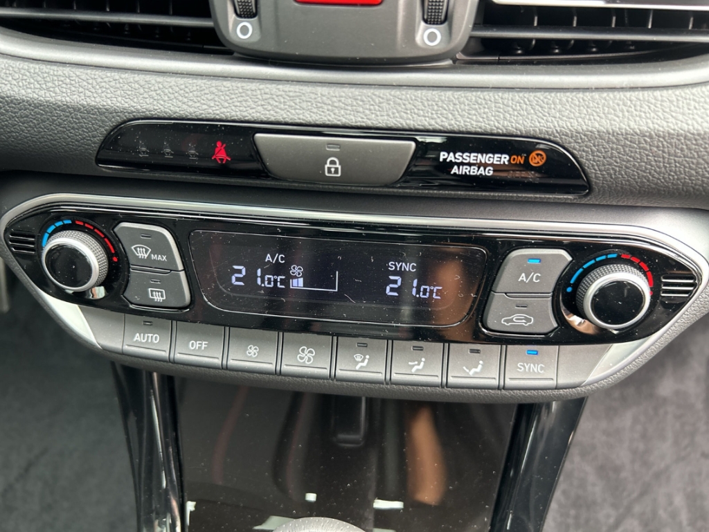 Fahrzeugabbildung Hyundai i30 FL 5-trg MY26 1.6 T-GDi DCT N-Line Panorama Navi Digitales Cockpit LED Apple