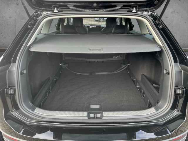 Fahrzeugabbildung Volkswagen Passat Variant TDI DSG Business AHK Nav 360° LHZ