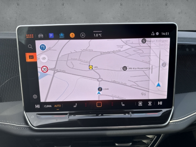 Fahrzeugabbildung Volkswagen Passat Variant TDI DSG Business AHK Nav 360° LHZ