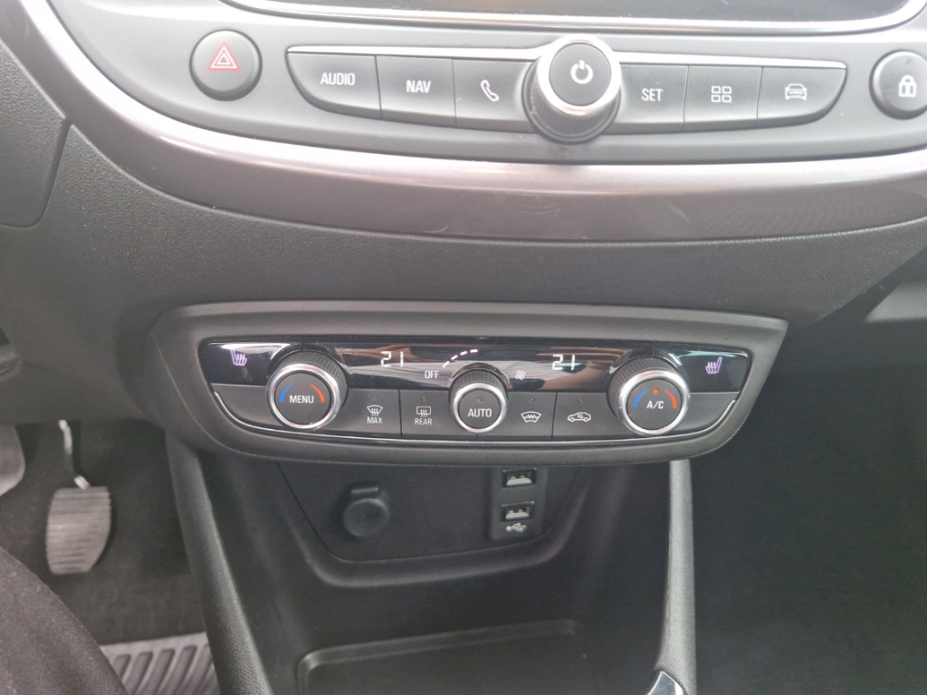 Fahrzeugabbildung Opel Crossland 1.2 Turbo Innovation AHK Navi SHZ GRA PDC Klimaauto