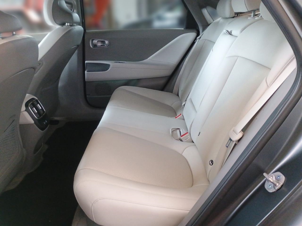 Fahrzeugabbildung Hyundai IONIQ 6 77,4kWh 4WD UNIQ Digi-Spiegel HUD Navi Digitales Cockpit Memory Sitze Soundsystem Bose