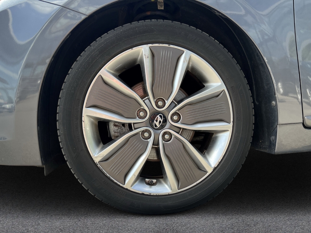 Fahrzeugabbildung Hyundai IONIQ Hybrid Style DAB SHZ LenkradHZG