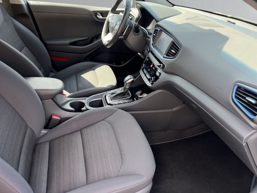 Fahrzeugabbildung Hyundai IONIQ Hybrid Style DAB SHZ LenkradHZG