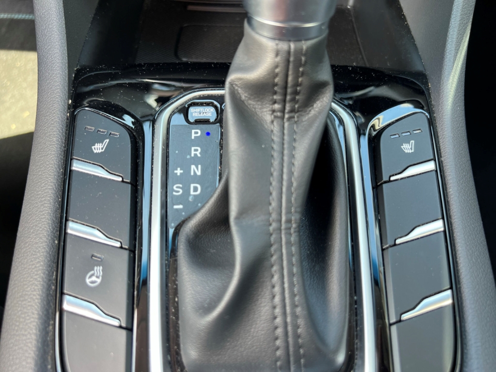 Fahrzeugabbildung Hyundai IONIQ Hybrid Style DAB SHZ LenkradHZG