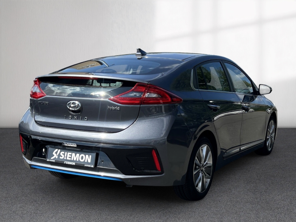 Fahrzeugabbildung Hyundai IONIQ Hybrid Style DAB SHZ LenkradHZG