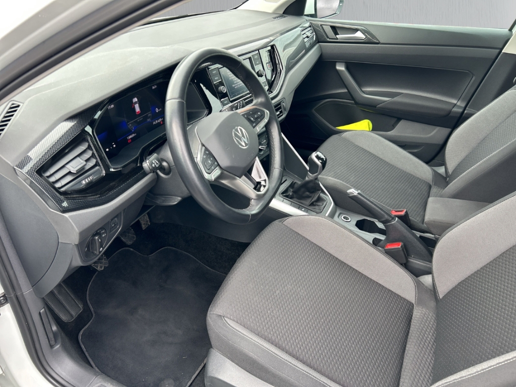 Fahrzeugabbildung Volkswagen Polo VI Life 1,0 ACC PDCv+h SHZ Klima LED Color BT
