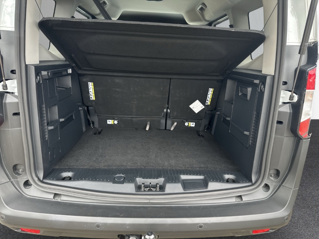 Fahrzeugabbildung Ford Tourneo Courier Titanium AHK AAC LM17 Winterpak. LED TFL