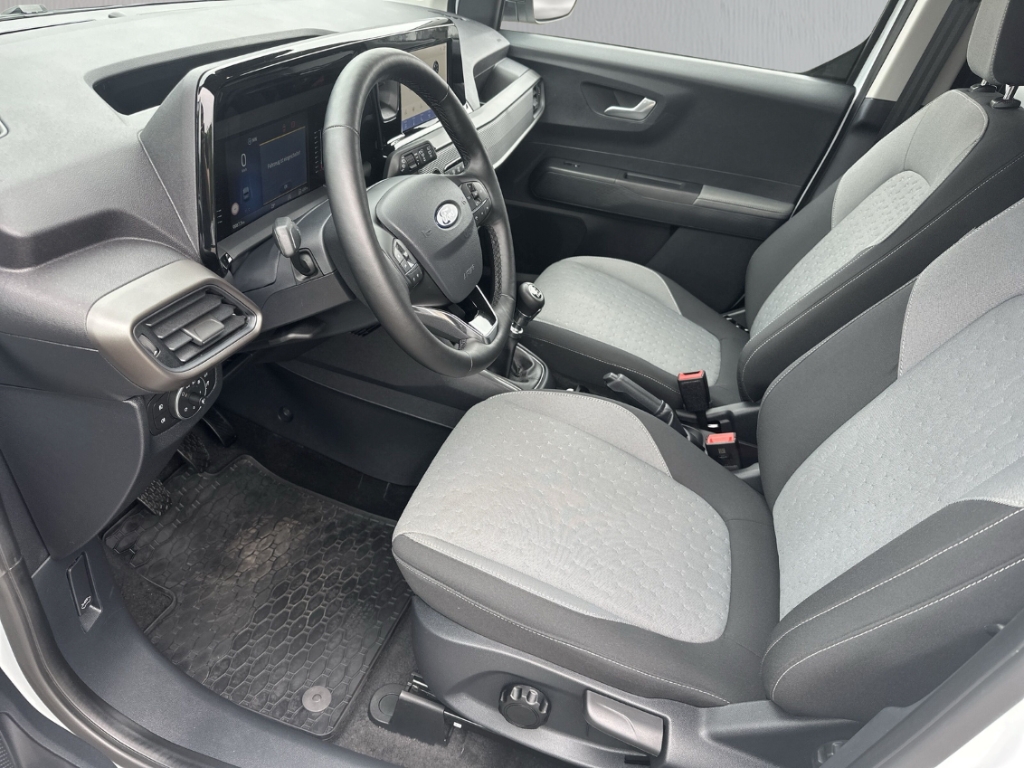 Fahrzeugabbildung Ford Tourneo Courier Titanium AHK AAC LM17 Winterpak. LED TFL