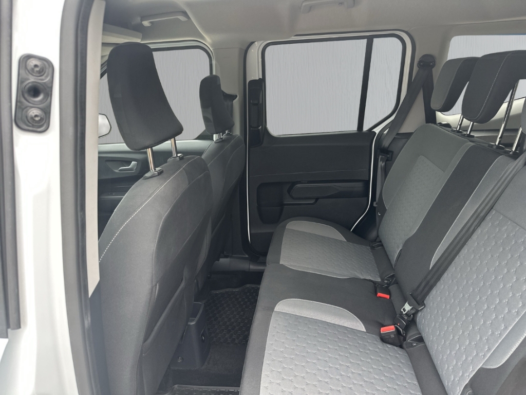 Fahrzeugabbildung Ford Tourneo Courier Titanium AHK AAC LM17 Winterpak. LED TFL
