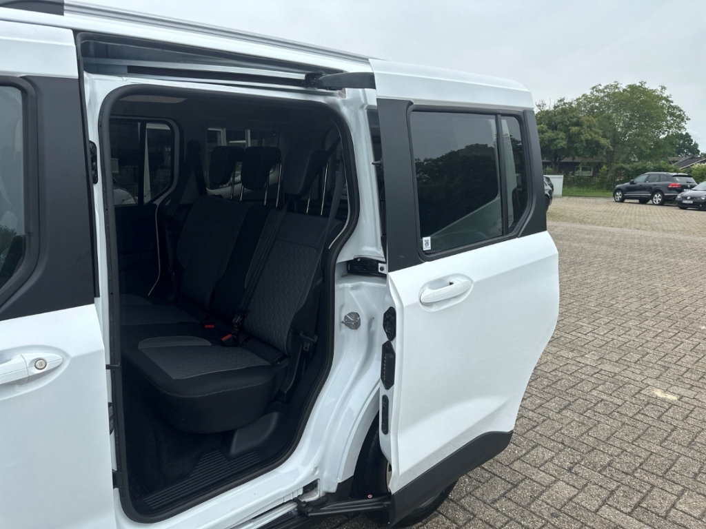Fahrzeugabbildung Ford Tourneo Courier Titanium AHK AAC LM17 Winterpak. LED TFL
