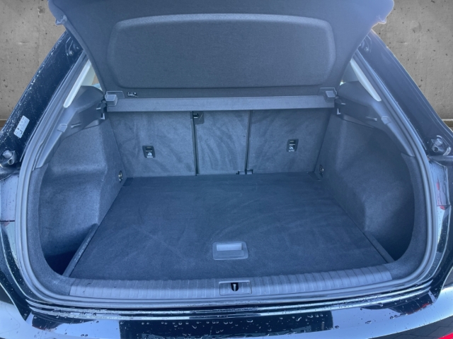 Fahrzeugabbildung Audi Q3 35 TFSI S-tronic ACC AHK NAVI SHZ KLIMA MMI