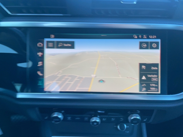 Fahrzeugabbildung Audi Q3 35 TFSI S-tronic ACC AHK NAVI SHZ KLIMA MMI