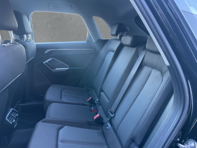 Fahrzeugabbildung Audi Q3 35 TFSI S-tronic ACC AHK NAVI SHZ KLIMA MMI