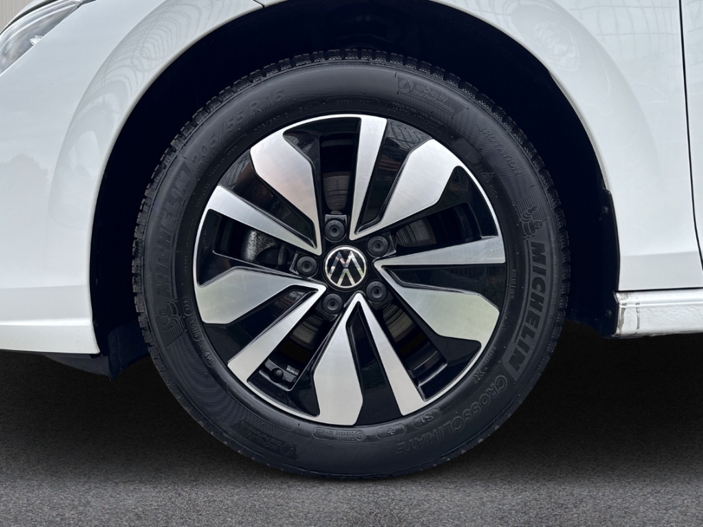 Fahrzeugabbildung Volkswagen Golf 1.5 TSI Goal AHK ACC RKam LED+ Navi SHZ LHZ