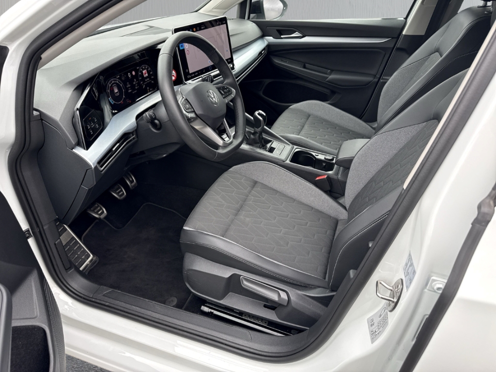 Fahrzeugabbildung Volkswagen Golf 1.5 TSI Goal AHK ACC RKam LED+ Navi SHZ LHZ