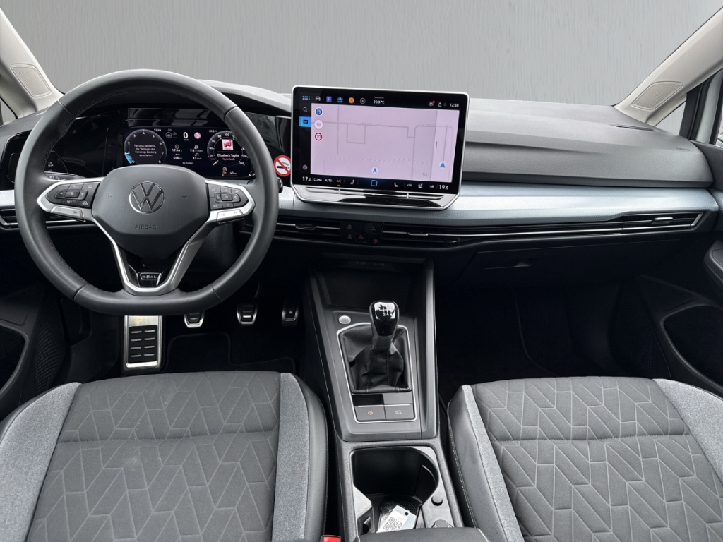 Fahrzeugabbildung Volkswagen Golf 1.5 TSI Goal AHK ACC RKam LED+ Navi SHZ LHZ