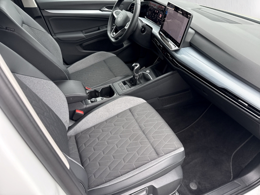 Fahrzeugabbildung Volkswagen Golf 1.5 TSI Goal AHK ACC RKam LED+ Navi SHZ LHZ