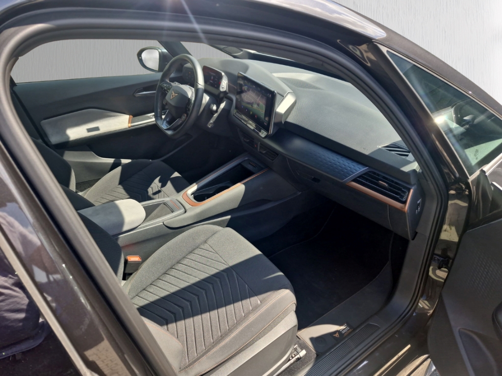 Fahrzeugabbildung CUPRA Born 170 kW eBoost Wärmepumpe NAVI LED Klima R-Kam Fron Digitales Cockpit 360 Kamera