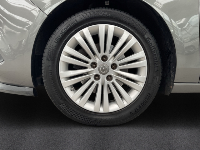 Fahrzeugabbildung Opel Zafira 1.4 Ecotec Temp Klima LED-Tagfahrlicht BT