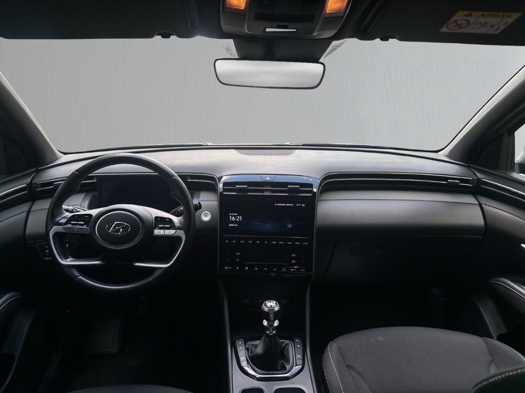 Fahrzeugabbildung Hyundai TUCSON 1.6 T-GDi MT 2WD ADVANTAGE Dachlackierung Navi Digitales Cockpit Soundsystem