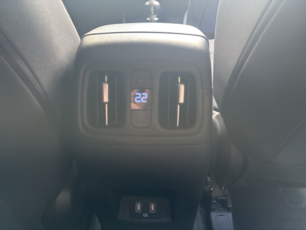 Fahrzeugabbildung Hyundai TUCSON 1.6 T-GDi MT 2WD ADVANTAGE Dachlackierung Navi Digitales Cockpit Soundsystem