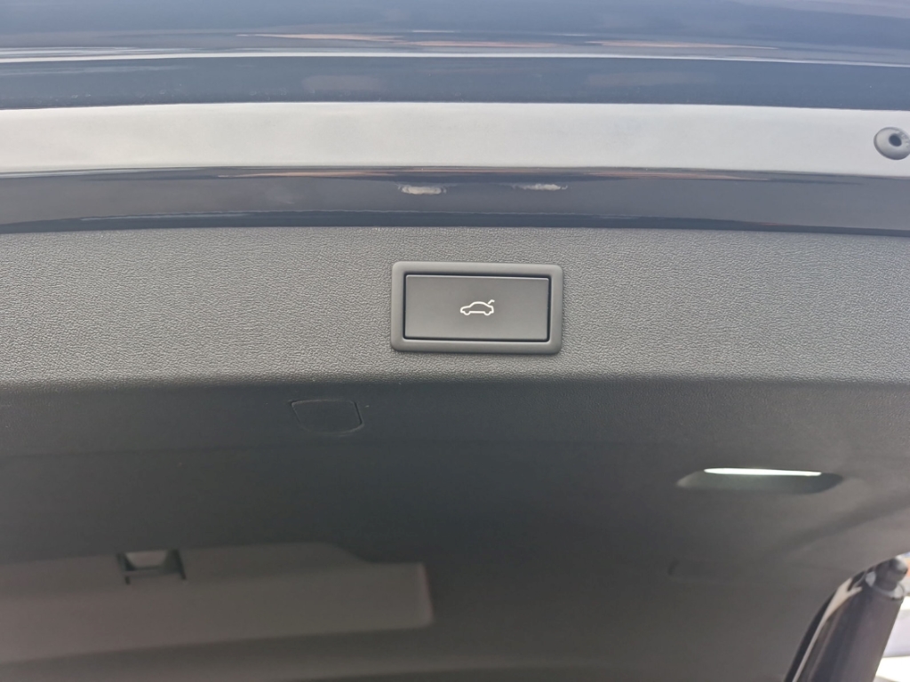 Fahrzeugabbildung SKODA Kodiaq 1.5 TSI iV DSG SELECTION LED AHK Navi ACC
