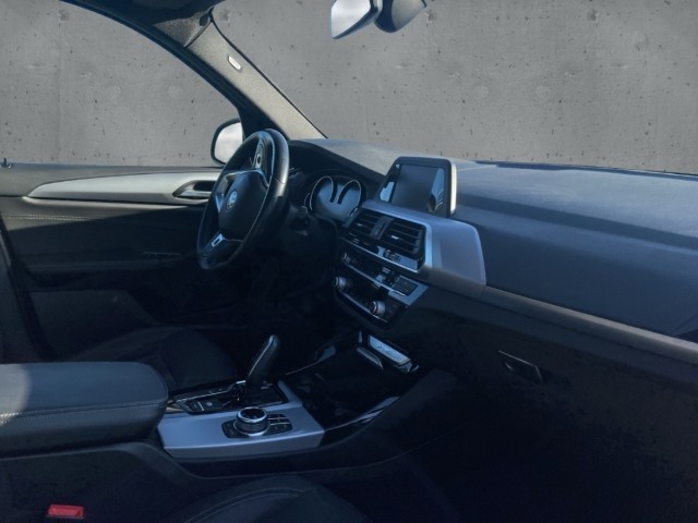 Fahrzeugabbildung BMW X3 20 d Advantage xDrive PANO NAV LEDER KLIM APP