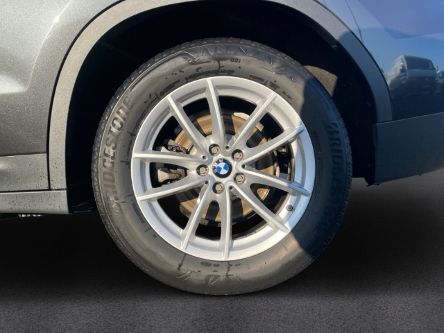 Fahrzeugabbildung BMW X3 20 d Advantage xDrive PANO NAV LEDER KLIM APP