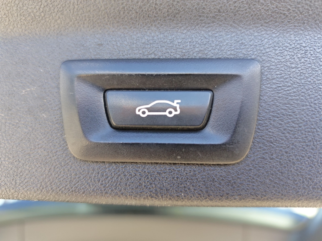 Fahrzeugabbildung BMW X3 20d xDrive Advantage PANO NAV LEDER KLIM APP