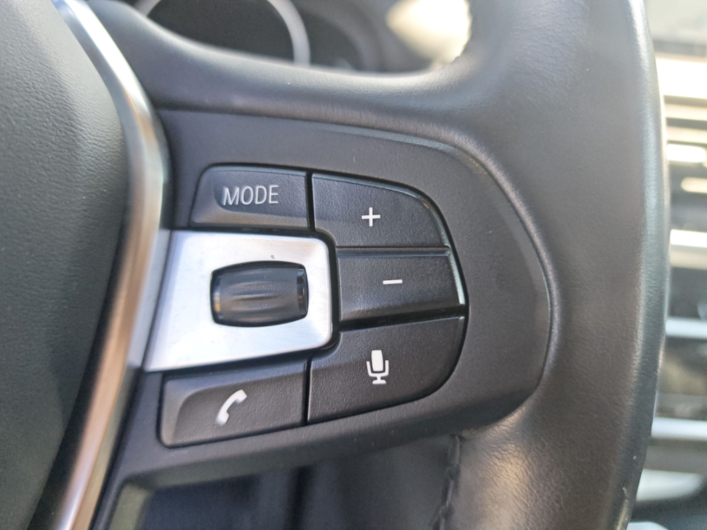 Fahrzeugabbildung BMW X3 20d xDrive Advantage PANO NAV LEDER KLIM APP