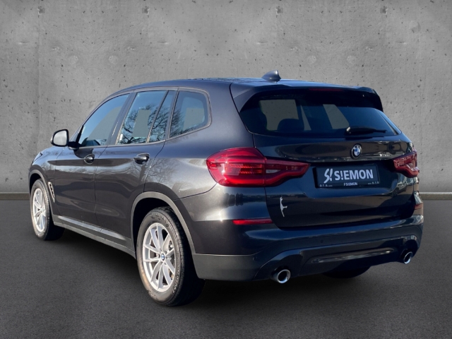 Fahrzeugabbildung BMW X3 20 d Advantage xDrive PANO NAV LEDER KLIM APP