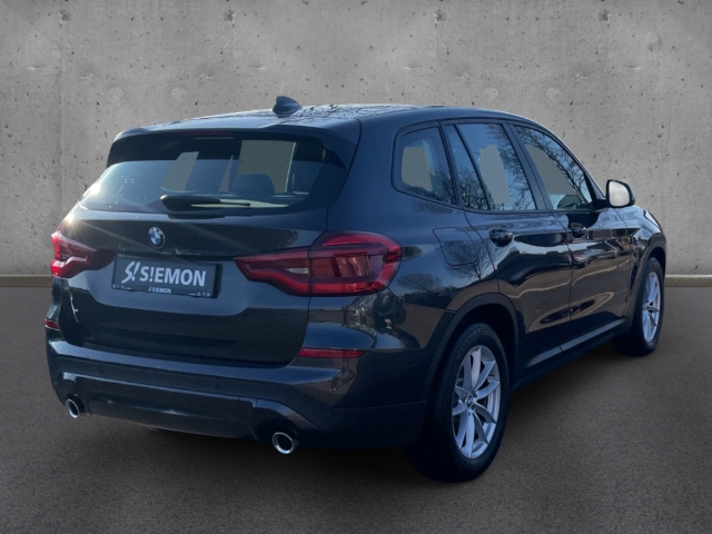Fahrzeugabbildung BMW X3 20 d Advantage xDrive PANO NAV LEDER KLIM APP