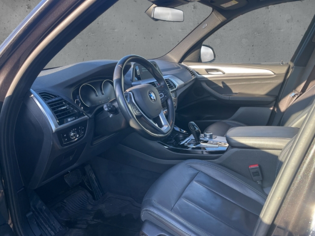 Fahrzeugabbildung BMW X3 20 d Advantage xDrive PANO NAV LEDER KLIM APP