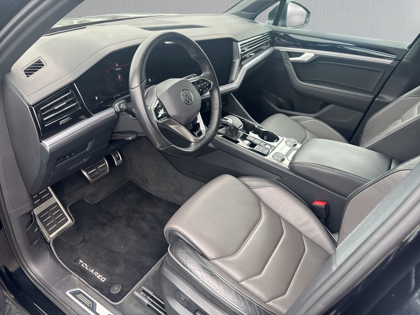Fahrzeugabbildung Volkswagen Touareg 4Motion V6 3.0 TDI R-Line ACC PDCv+h SHZ Temp