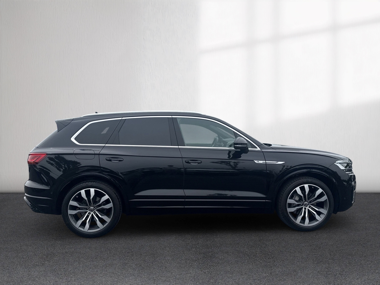 Fahrzeugabbildung Volkswagen Touareg 4Motion V6 3.0 TDI R-Line ACC PDCv+h SHZ Temp