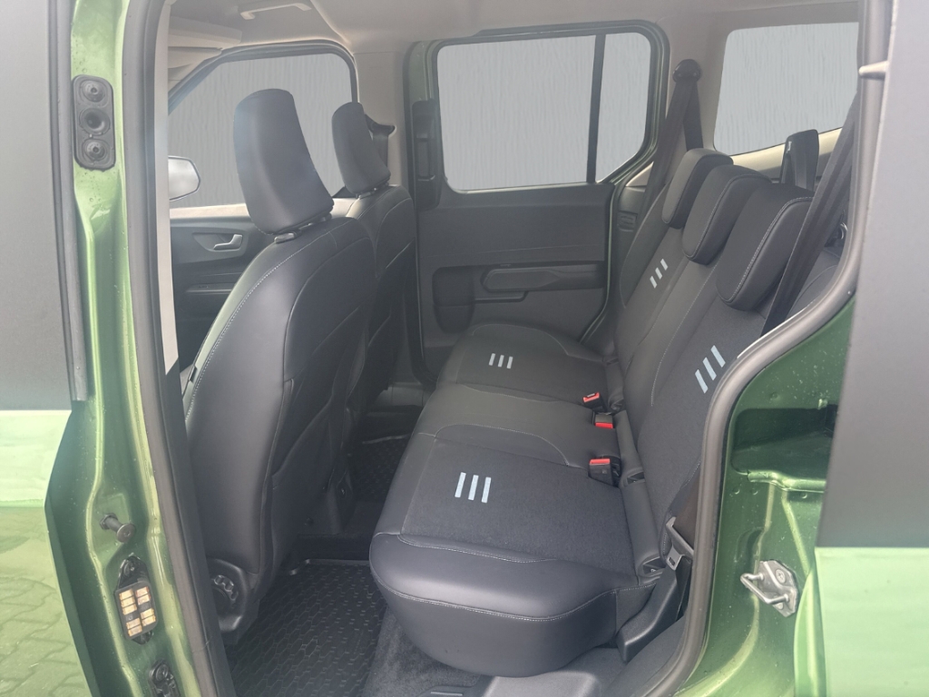 Fahrzeugabbildung Ford Tourneo Courier Active DCT Navi ACC BLIS Winter Klimaaut.