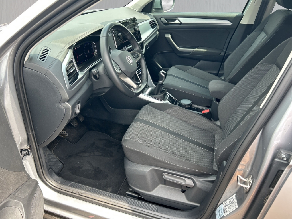 Fahrzeugabbildung Volkswagen T-Roc Life 1.0 ACC LED SHZ Temp Keyless PDCv+h