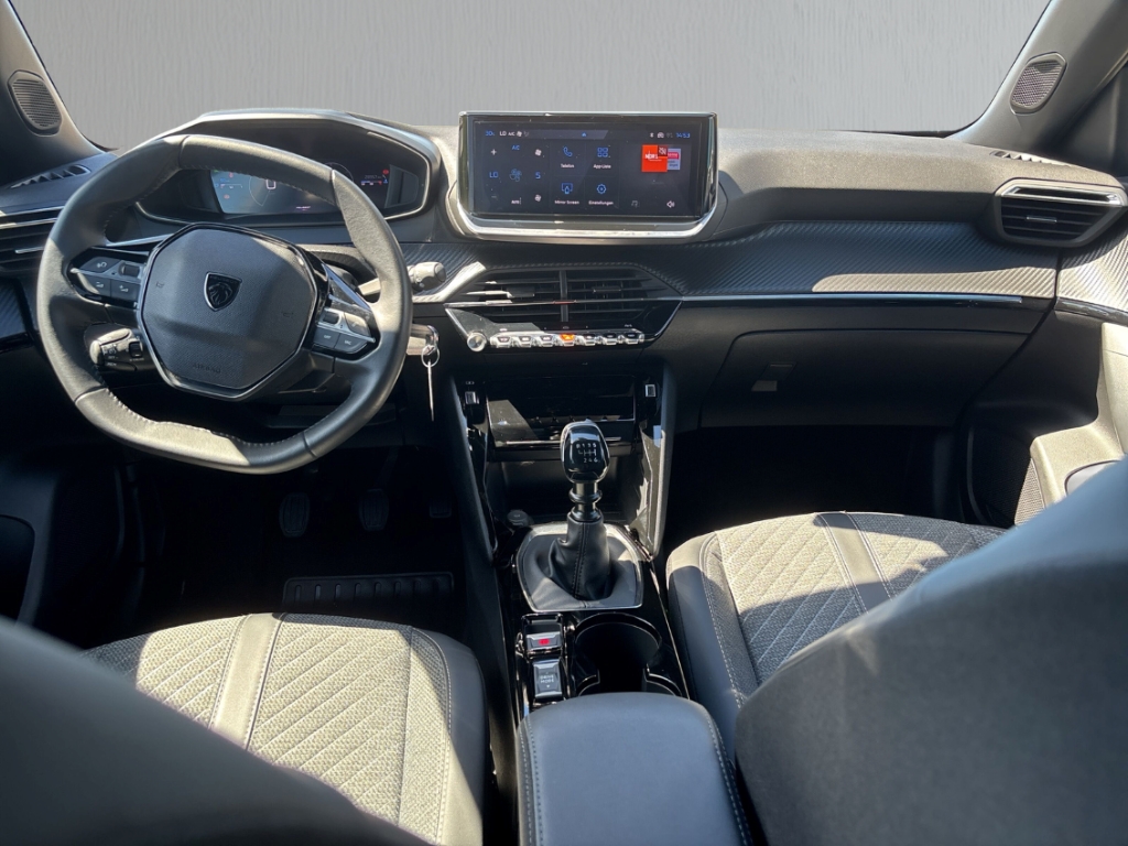 Fahrzeugabbildung Peugeot 2008 1.2 PureTech Allure LED Klimaauto PDC LM17