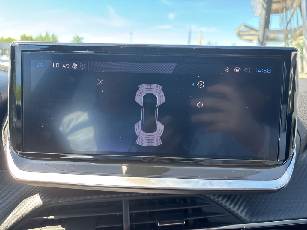 Fahrzeugabbildung Peugeot 2008 1.2 PureTech Allure LED Klimaauto PDC LM17