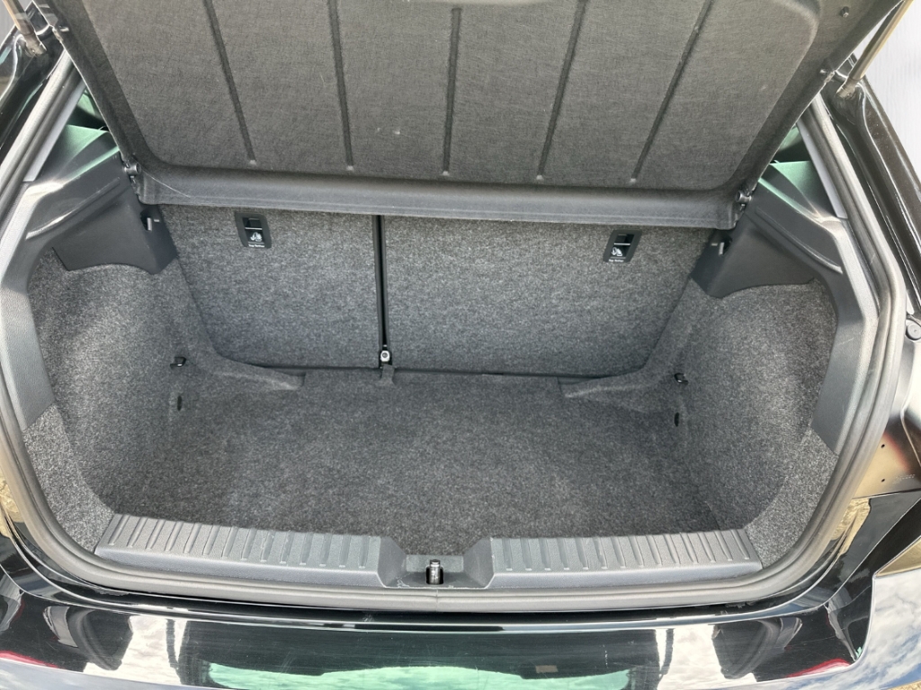 Fahrzeugabbildung SEAT Ibiza 1.0 TSI FR Navi Tempo PDC SHZ AppConnect