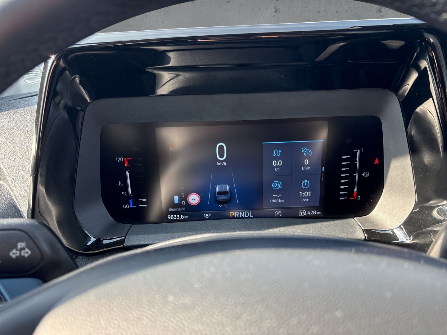 Fahrzeugabbildung Ford Tourneo Courier Active DCT Navi ACC PDCv+h LED-Tagfahrlicht