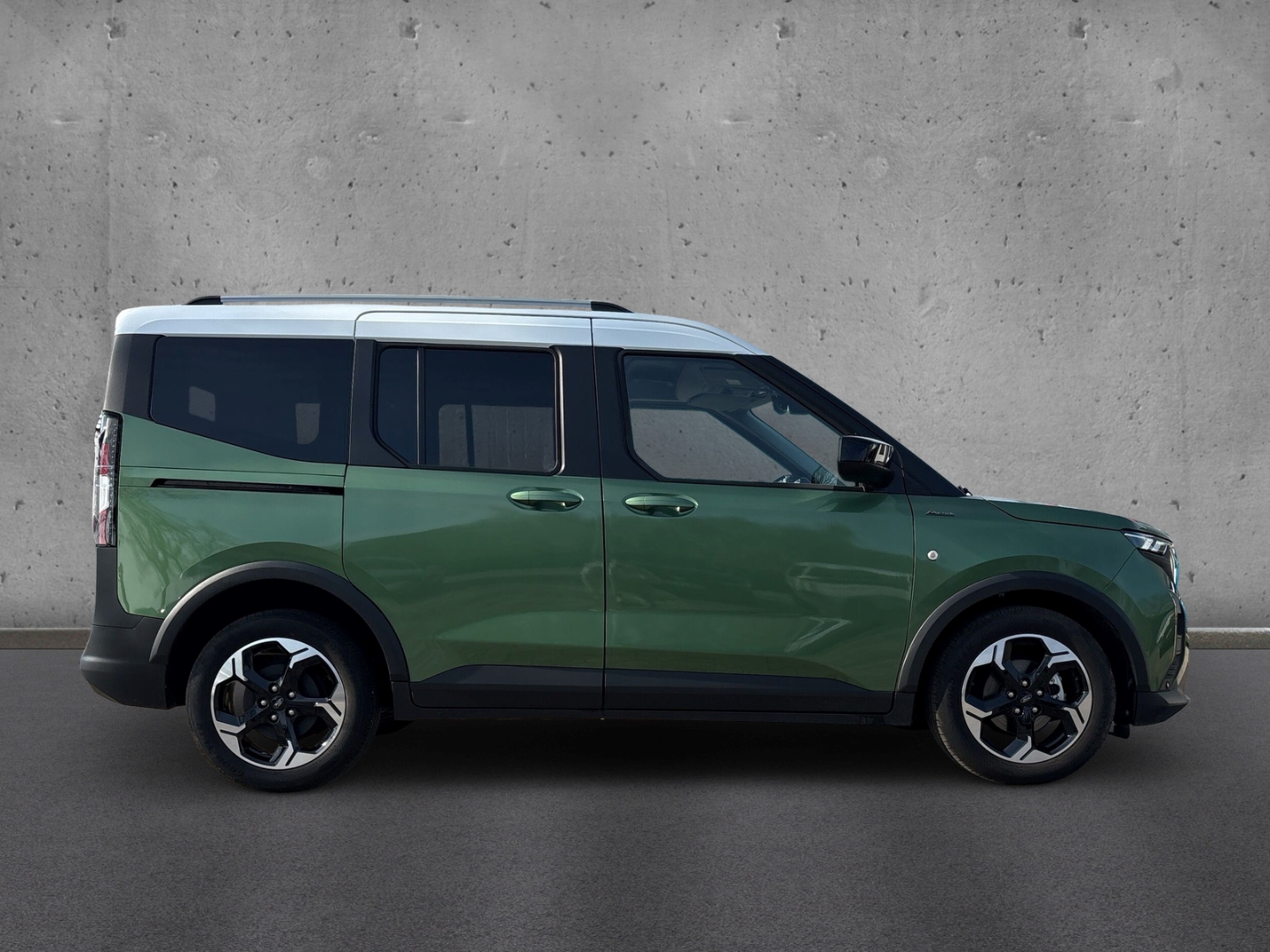 Fahrzeugabbildung Ford Tourneo Courier Active DCT Navi ACC PDCv+h LED-Tagfahrlicht