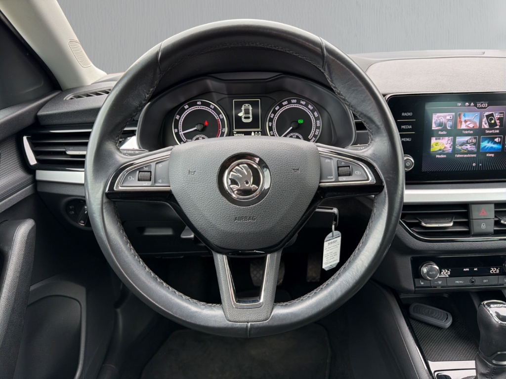 Fahrzeugabbildung SKODA Scala 1.5 TSI Ambition DSG SmartLink LED SHZ PDC
