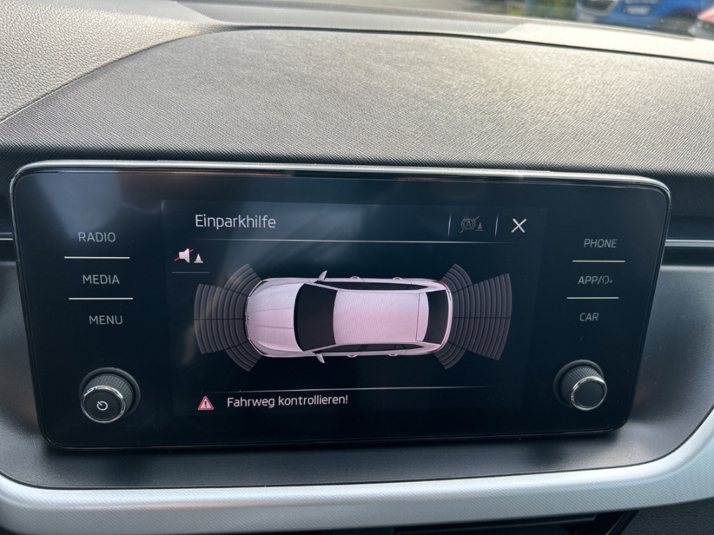 Fahrzeugabbildung SKODA Scala 1.5 TSI DSG DRIVE Tempo SHZ PDC SmartLink