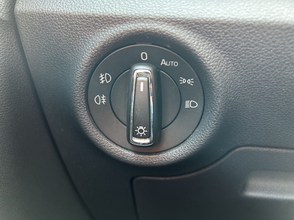 Fahrzeugabbildung SKODA Scala 1.5 TSI DSG DRIVE Tempo SHZ PDC SmartLink