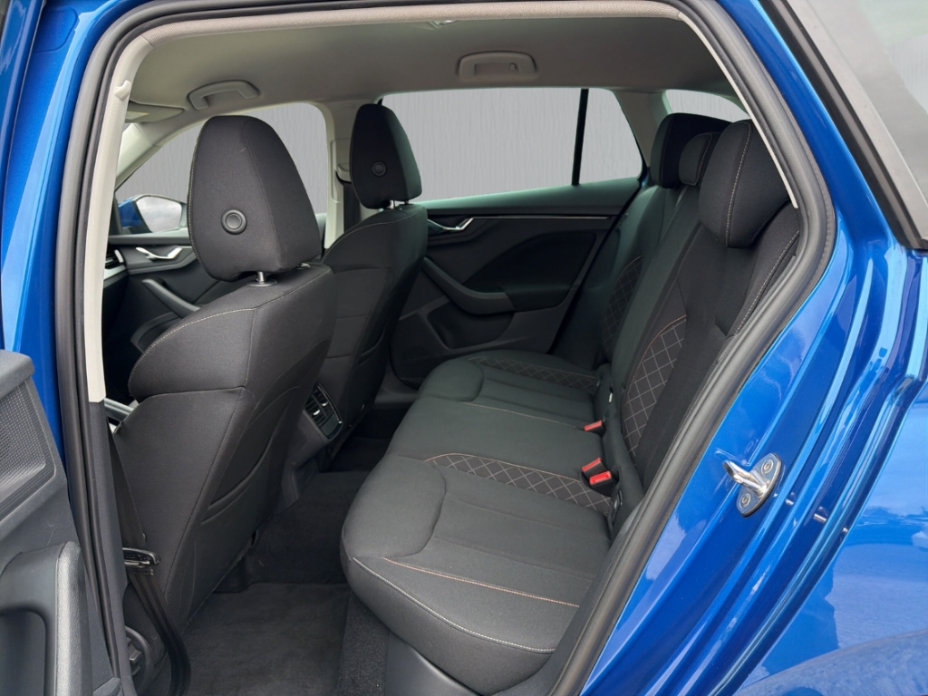Fahrzeugabbildung SKODA Scala 1.5 TSI Ambition DSG SmartLink LED SHZ PDC