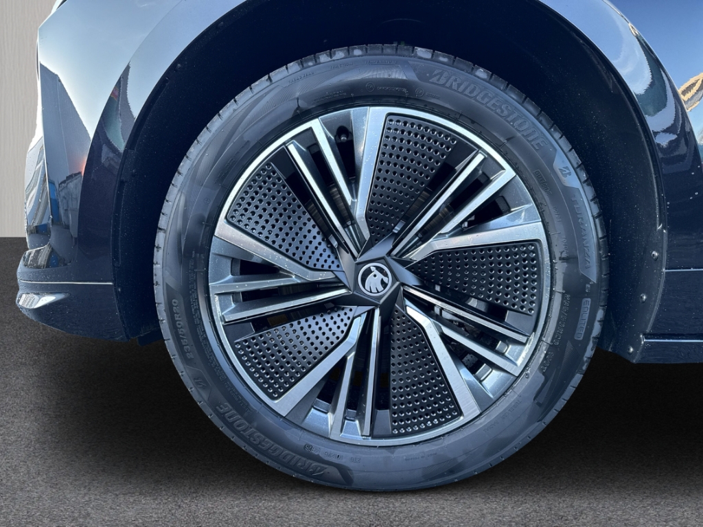 Fahrzeugabbildung SKODA Enyaq 85 Selection Suite Plus-Paket AHK LM20