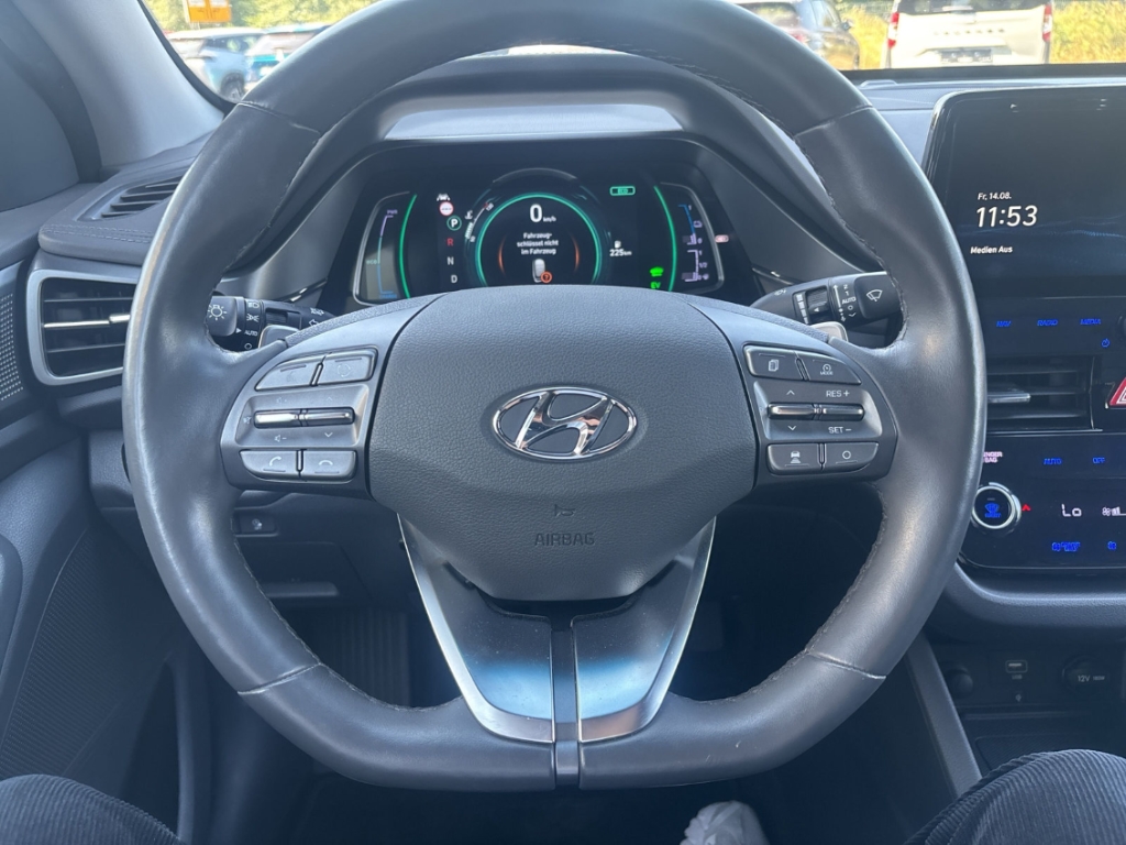 Fahrzeugabbildung Hyundai IONIQ Plug-In Hybrid Premium Navi Klimasitze ACC CarPlay